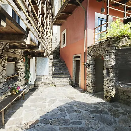 Rustici Della Verzasca Ferien Konukevi Vogorno